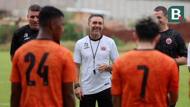 Foto: Pemain Persija Asik-Asik, Ryo Matsumura Ceria di Sesi Latihan Macan Kemayoran