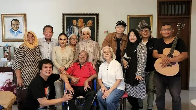 Penyanyi Bob Tutupoly Meninggal Dunia di Usia 82 Tahun, Ini 6 Potret Kenangannya