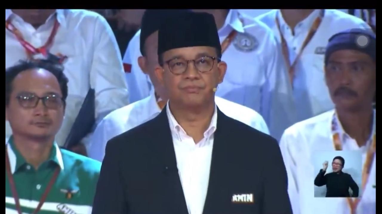 Para Capres Tak Hapal Jingle Pemilu 2024, Juru Bahasa Isyarat Justru Banjir Pujian (Tangkapan Layar dari Youtube Enam+ Liputan6.com)