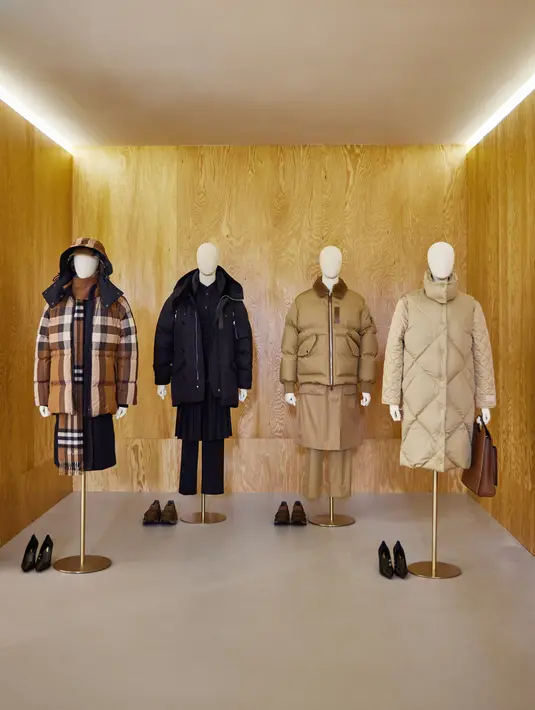 Pengalaman sosial terus dilanjutkan dengan kemitraan bersama TikTok, pengunjung bisa memindai kode QR TikTok untuk mengaktifkan lensa AR. Foto: Document/Burberry.