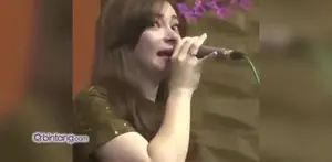 Video Kesaksian Asmirandah Pindah Keyakinan