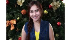 Ayu tak masalah dengan status PNS karena sang ayah pun seorang pegawai negeri sipil di Sukmajaya, Depok.