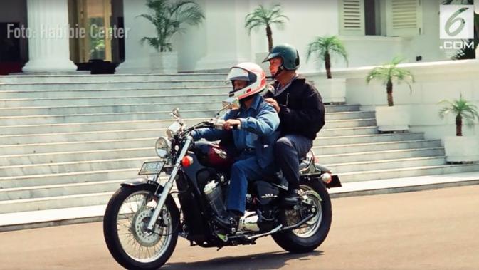 Kenangan Saat Bj Habibie Bonceng Soeharto Keliling Istana Negara Otomotif Liputan6 Com
