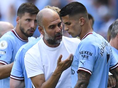 Tentu tak ada yang meragukan kapasitas seorang pep Guardiola sebagai salah satu pelatih ulung di Eropa dalam mengangkat prestasi tiga klub besar yang pernah ditangani. Lewat kepemimpinannya, Bayern Munchen, Barcelona dan Manchester Ciy dibawanya merengkuh banyak trofi baik di level domestik maupun Eropa. Namun dalam kesuksesannya tersebut, ada beberapa pemain yang menjadi korban akibat berkonflik dengannya hingga memutuskan pergi dari klub yang dibelanya. Seperti 5 pemain berikut ini. (AFP/Oli Scarff)