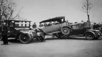 Kecelakaan mobil pertama di dunia (Foto:Ist)
