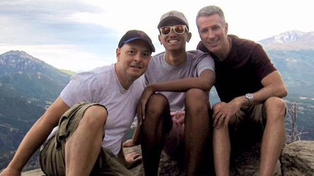 Pasangan kekasih yang mengadopsi bay