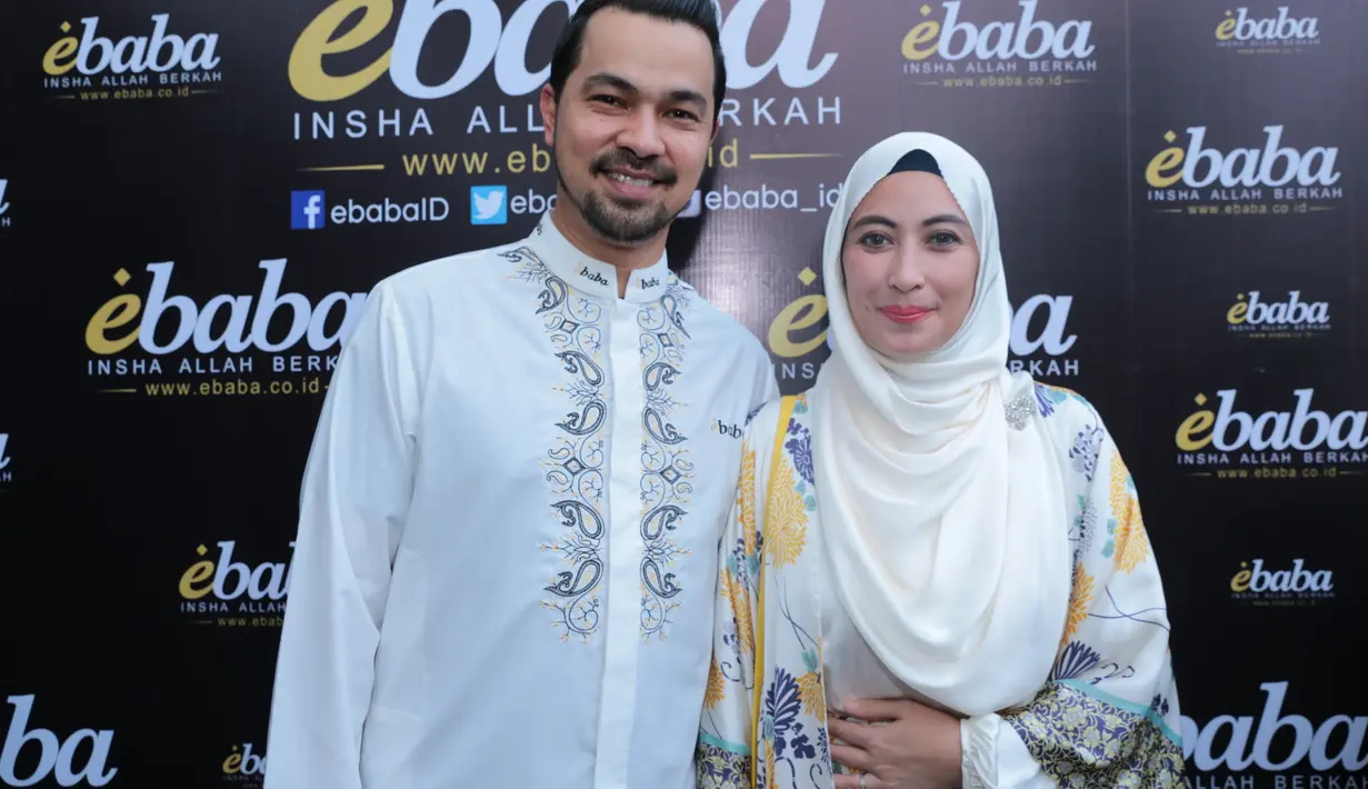 Adik kandung Thomas Djorghi itu menambahkan, sebagai mualaf, ia bisa Tanya langsung dengan ustad di situs tersebut. Banyak yang berbeda dengan situs jualan kebanyakan. Itu salah satu alasannya menerima tawaran. (Adrian Putra/Bintang.com)