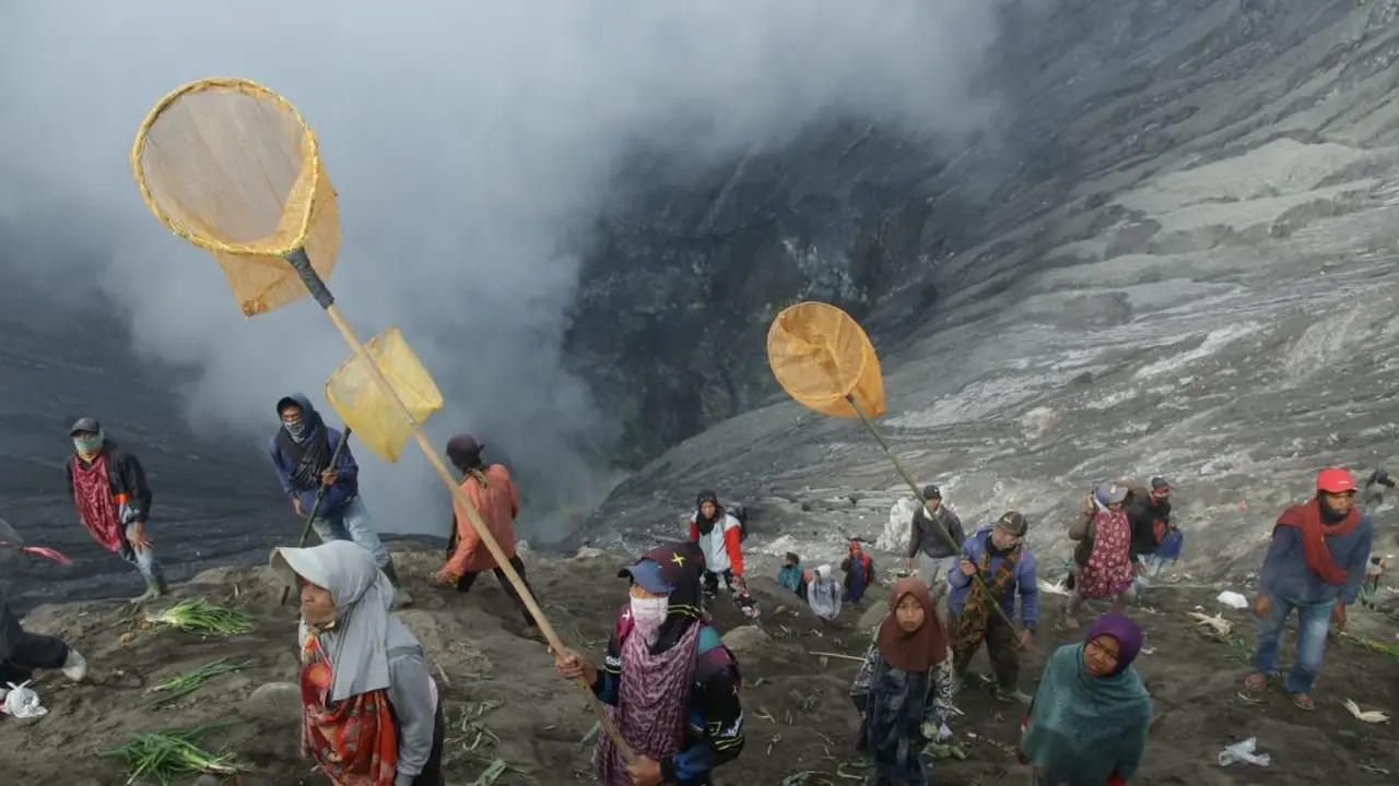 Upacara Tradisi Yadnya Kasada Hingga Keberadaan Kaum Marit di Gunung Bromo