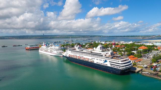 Pelabuhan Benoa Bali.