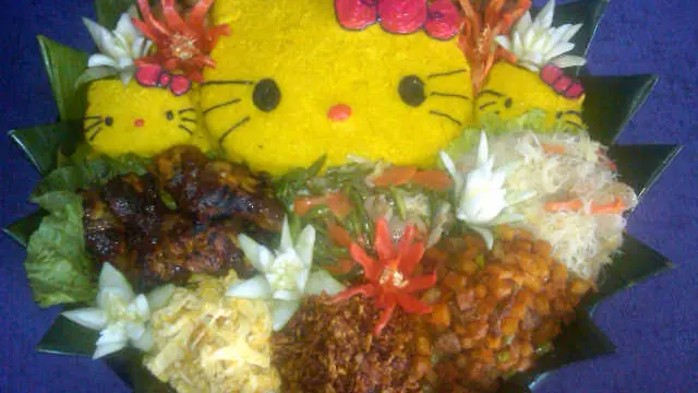 6 Nasi Kuning Bentuk Tumpeng Ini Kelewat Unik, Kocak