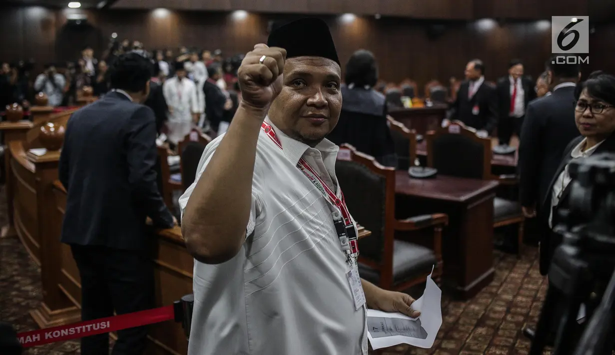 Sekretaris Jenderal PBB Afriansyah Ferry Noer mengikuti sidang putusan sengketa hasil Pilpres 2019 di Gedung Mahkamah Konstitusi, Jakarta, Kamis (27/6/2019). Sidang yang dimohonkan Prabowo Subianto-Sandiaga Uno itu beragendakan pembacaan putusan oleh majelis hakim MK. (Liputan6.com/Faizal Fanani)