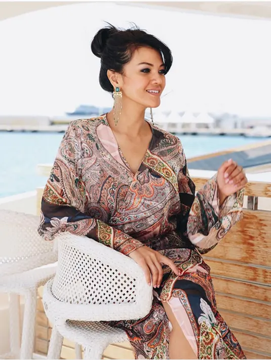 Lantas apa yang mendasari perubahan gaya pakaian chef kelahiran Bandung 37 tahun silam itu. Ditemui sebelum mengisi acara How Do I Look?  Asia musim ketiga, di Jakarta Pusat menjelaskan alasan perubahannya. (Instagram/farahquinnofficial)