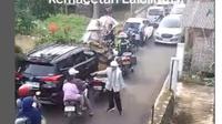 Jalanan di Bandung Macet Parah, Aa Gym Turun Tangan Ikut Atur Lalu Lintas.&nbsp; foto: (dok.Instagram @jurnal.soreang/https://www.instagram.com/jurnal.soreang/Henry)