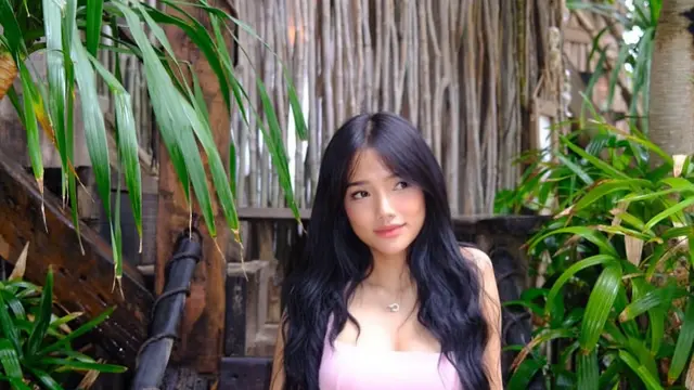 Fuji An Liburan Akhir Tahun ke Bali.  [@fuji_an]