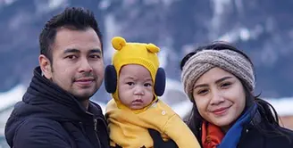 Raffi Ahmad dan Nagita Slavina beserta anaknya, Rafathar Malik Ahmad, bersama keluarga besarnya berlibur ke Eropa. (Foto:Instagram/raffinagita1717)