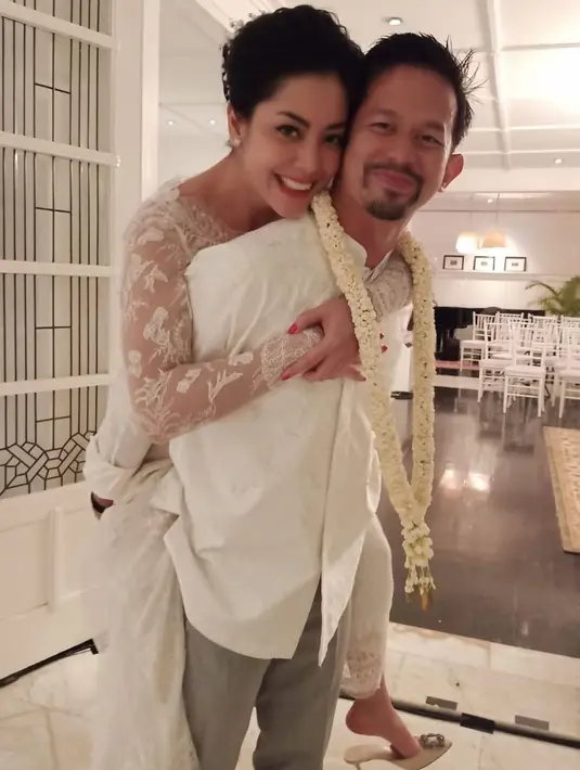 Sempat rujuk, aktris Lulu Tobing kembali gugat cerai sang suami Bani Mulia untuk kedua kalinya. Sumber: IG @banimmulia