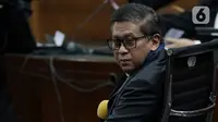 Selain itu, dalam surat dakwaannya JPU pada Komisi Pemberantasan Korupsi (KPK) secara jelas menguraikan bagaimana perbuatan Hasto Kristiyanto terkait kasus Harun Masiku. (Liputan6.com/Herman Zakharia)