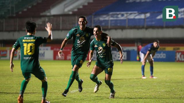 Foto: Gesekkan Antar Pemain, Persebaya Surabaya Akhirnya Libas Persib Bandung 3-0 di Pertandingan Pekan ke-16 BRI Liga 1
