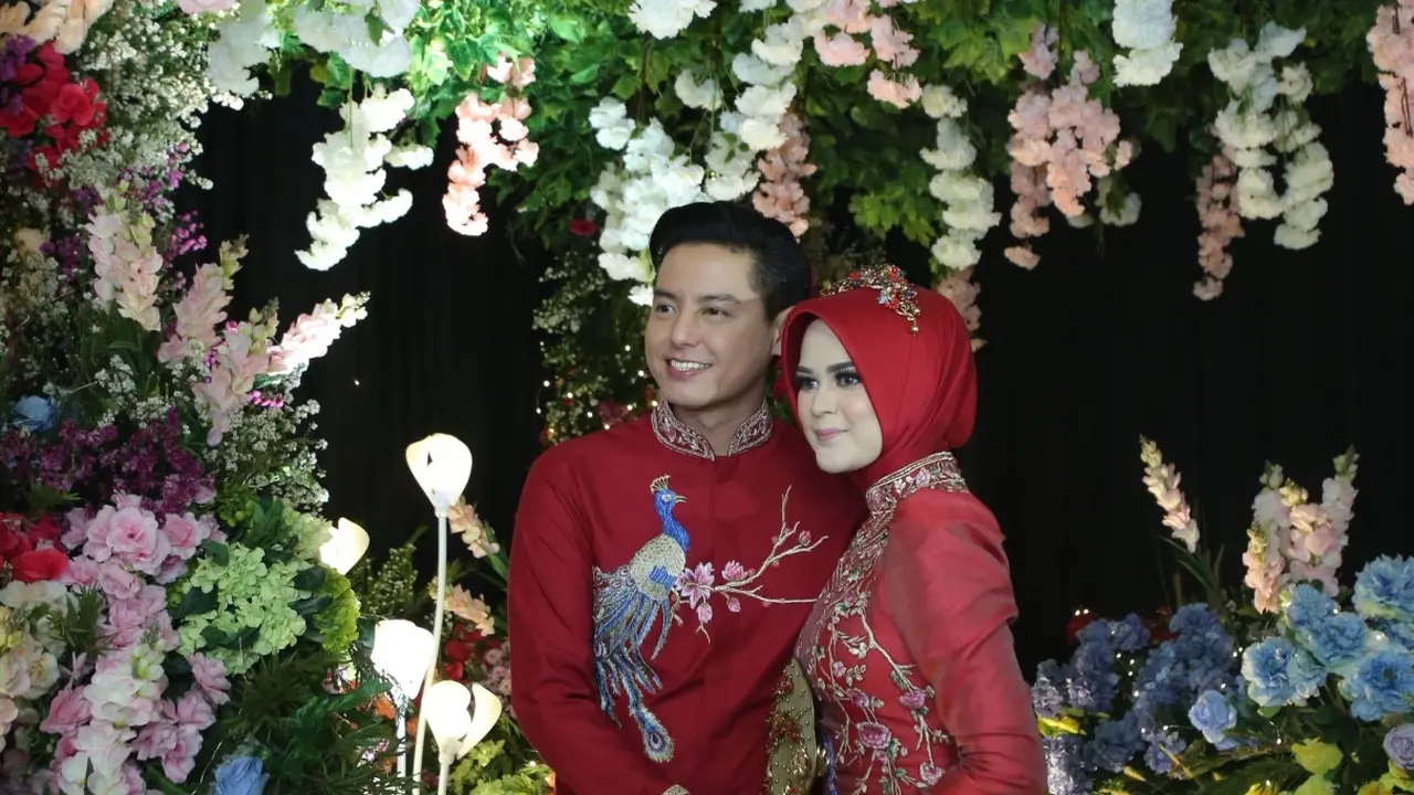 [Fimela] Resepsi Cut Meyriska dan Roger Danuarta