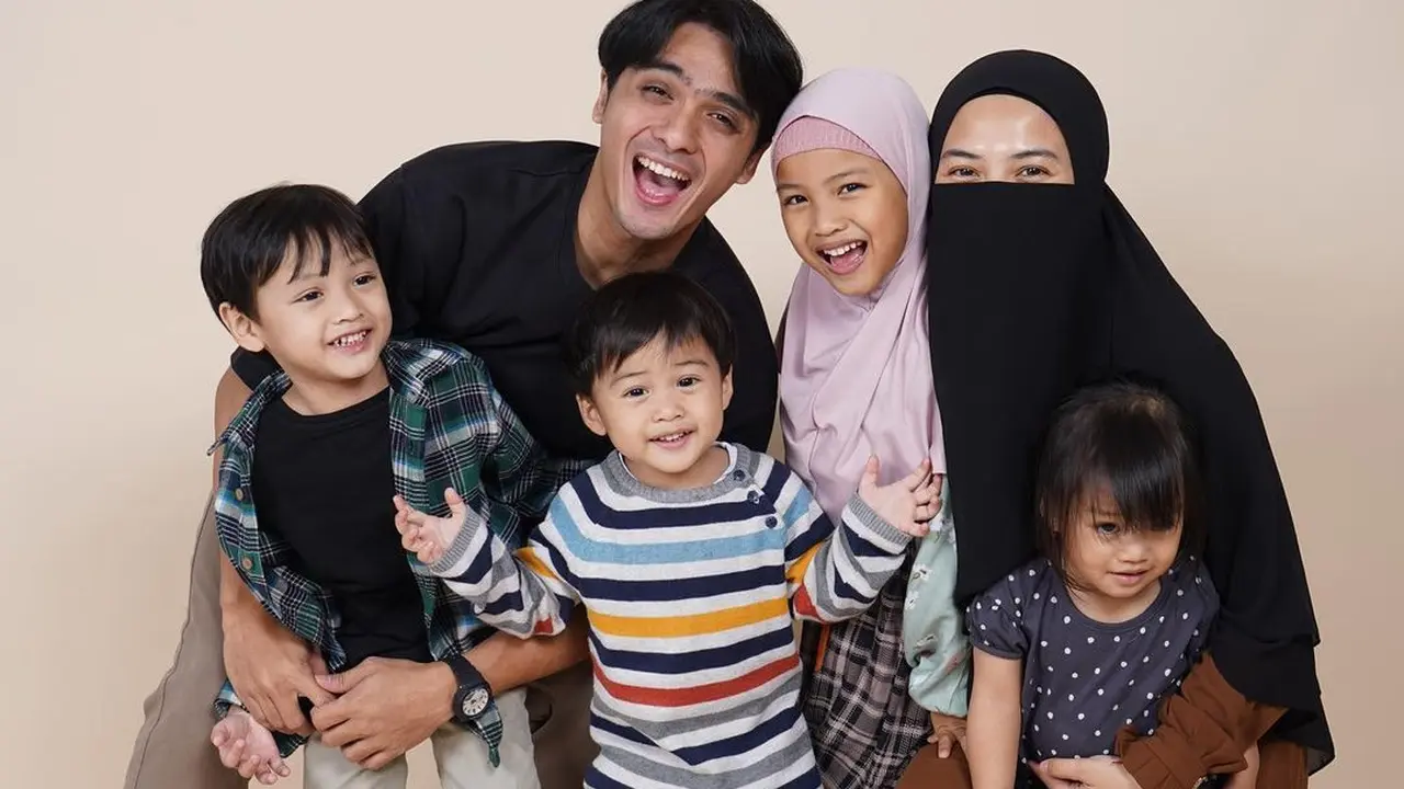 [Fimela] Keluarga Ricky Harun