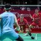 Ganda putra Indonesia, Muhammad Shohibul Fikri/Bagas Maulana saat menghadapi rekan senegaranya, pasangan Fajar Alfian/Muhammad Rian Ardianto pada babak perempatfinal Daihatsu Indonesia Masters 2024 di Istora Senayan, Jakarta, Jumat (26/1/2024). Fikri/Bagas kalah dua game langsung dengan skor 13-21, 12-21. (Bola.com/Bagaskara Lazuardi)