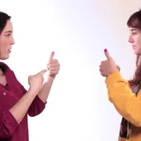 Lakukan 10 gerakan ini secara bersamaan, dan kamu akan terlihat bodoh kalau gagal. :D