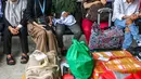 Warga yang ingin melakukan perjalanan mudik mulai memadati ruang tunggu Terminal Kalideres. (Liputan6.com/Angga Yuniar)