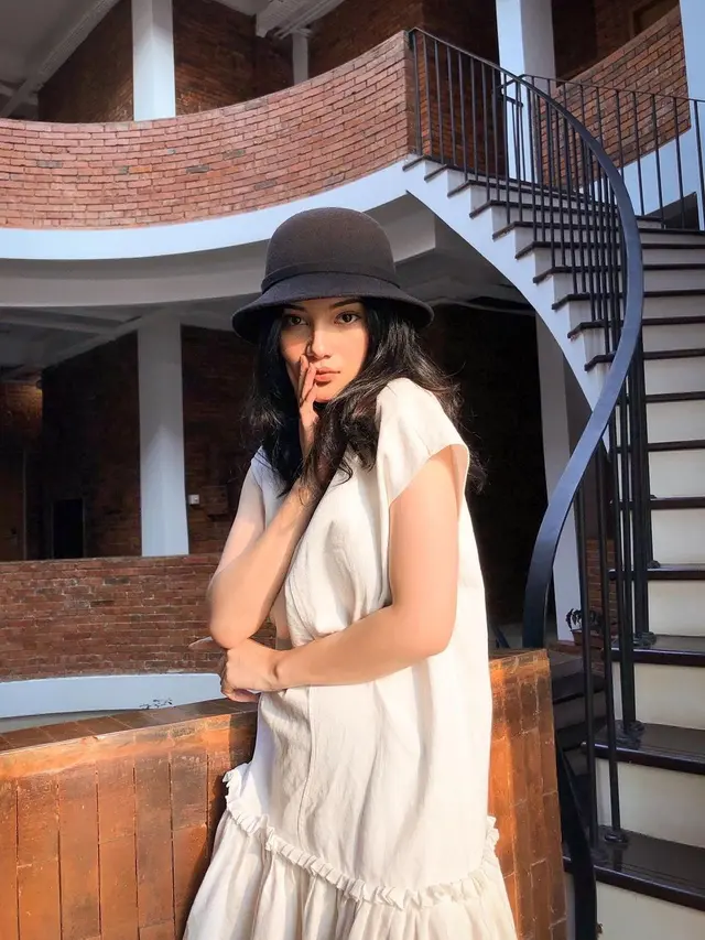 6 Potret Malika Bestari, Wanita yang Dikabarkan Dekat dengan Afgan