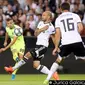 Gelandang Dinamo Zagreb Mislav Orsic melepas tembakan pada leg kedua play-off Liga Champions melawan Rosenberg di Lerkendal Stadium, Trondheim, Selasa (27/8/2019) atau Rabu dini hari WIB. (Twitter Dinamo Zagreb)