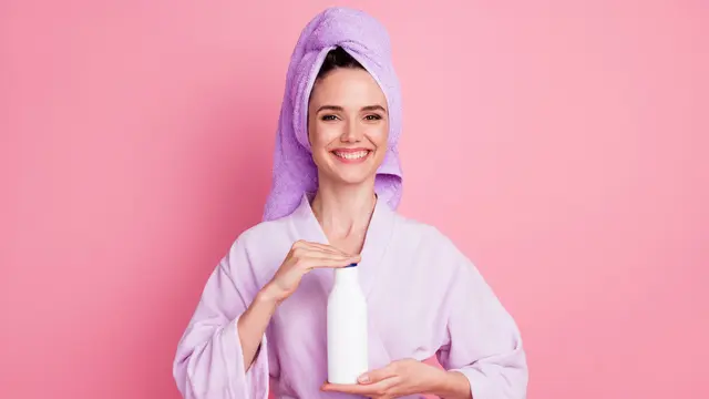 Menghaluskan Rambut Keriting agar Lebih Mudah Diatur Ternyata Nggak Susah, Begini Tipsnya!