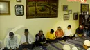 Kerabat dan warga sekitar ikut mendoakan almarhum Jojon di acara 40 Hari Mengenang Kepergian Jojon di kawasan Ciledug, Tangerang, Senin (14/04/2014) (Liputan6.com/Andrian M Tunay).