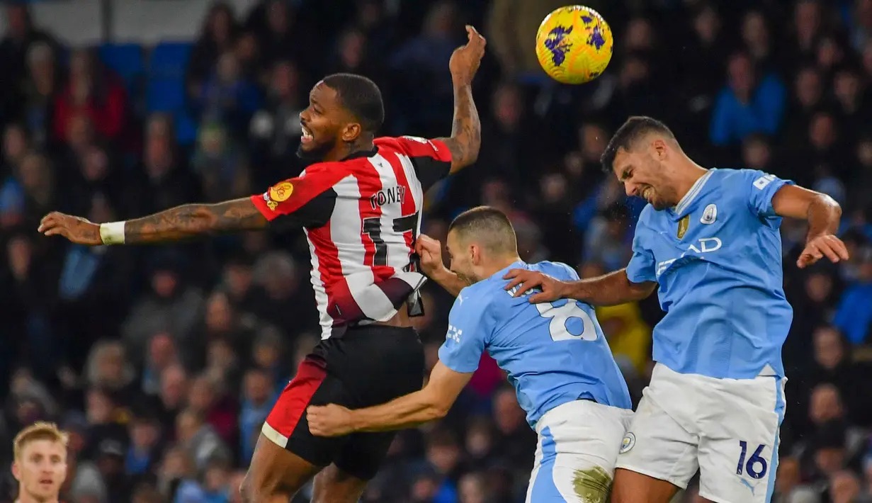 Raihan tiga poin ini membuat posisi Manchester City tetap bertengger di peringkat dua klasemen sementara Liga Inggris dengan raihan 56 poin. The Citizens hanya terpaut satu poin dari pemuncak klasemen, Liverpool. (AP Photo/Rui Vieira)