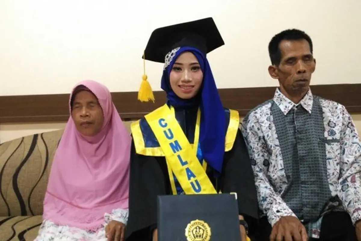 Kisah Putri Pasangan Tuna Netra yang Berprestasi