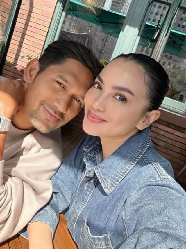 2 Tahun Menikah, Ini 6 Potret Bahagia Ririn Ekawati dan Ibnu Jamil Umumkan Kehamilan