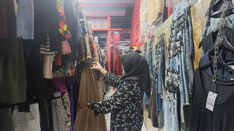 Thrifting di Kota Serang