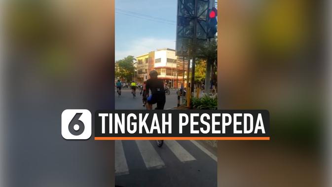 VIDEO: Viral Pesepeda Terobos Lampu Merah di Makassar ...