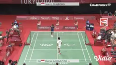 Dheva Anrimusthi berhasil jadi pemenang dalam pertandingan pertama Grup A tunggal putra SU5 parabadminton Paralimpiade Tokyo 2020. Hari Rabu (1/9) Dheva tumbangkan rekan satu negara Suryo Nugroho.
