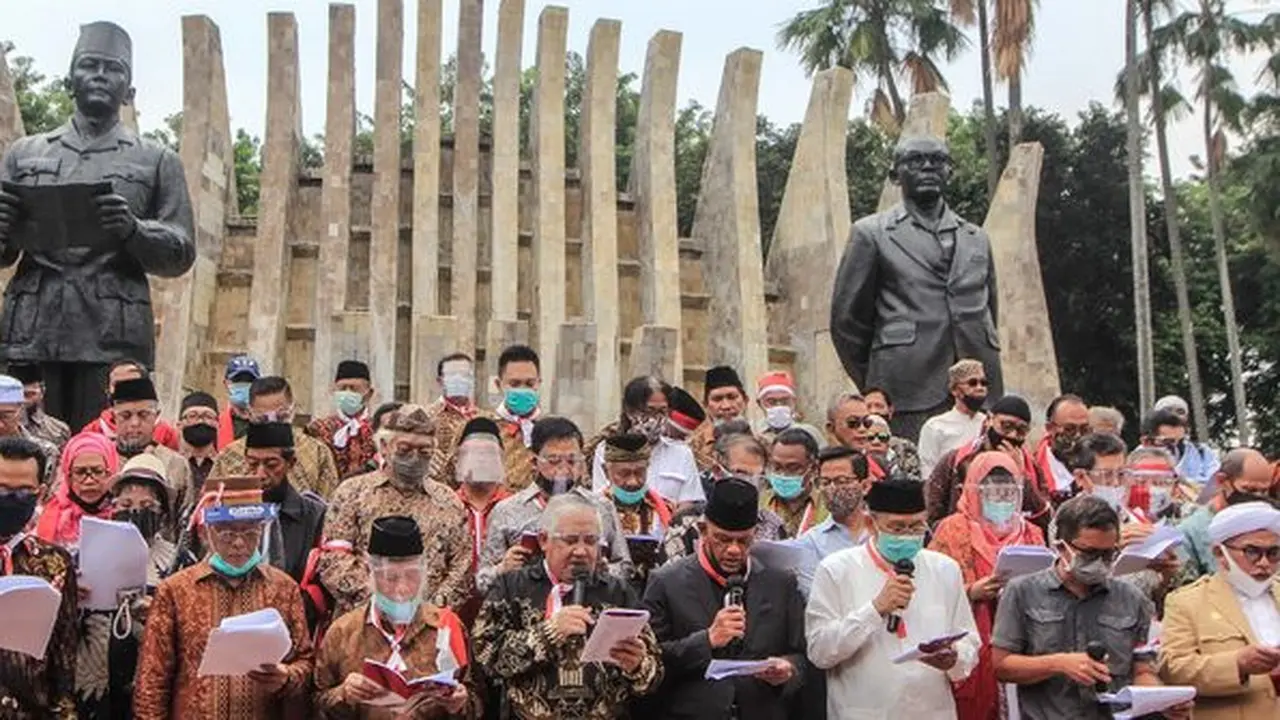 Deklarasi KAMI di Tugu Proklamasi. ©2020 Liputan6.com/Faizal Fanani