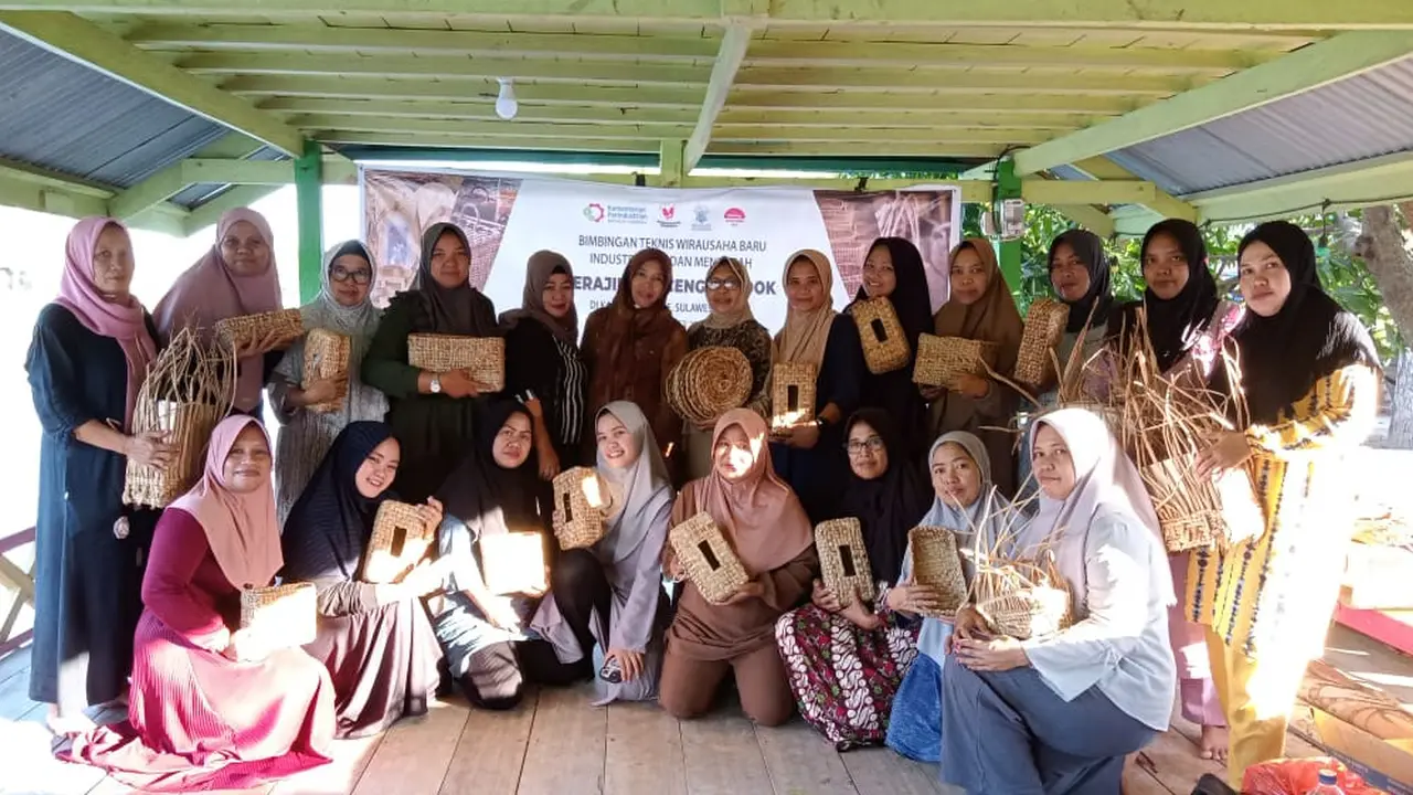Menengok Klaster Usaha Binaan BRI, Manfaatkan Hama Eceng Gondok Jadi Anyaman Bernilai Tinggi