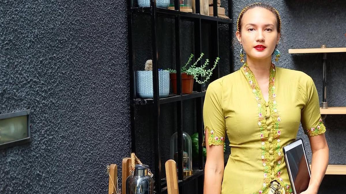 7 Kebaya Nadine Chandrawinata yang Sarat Makna, Bukan Sekadar Fashion