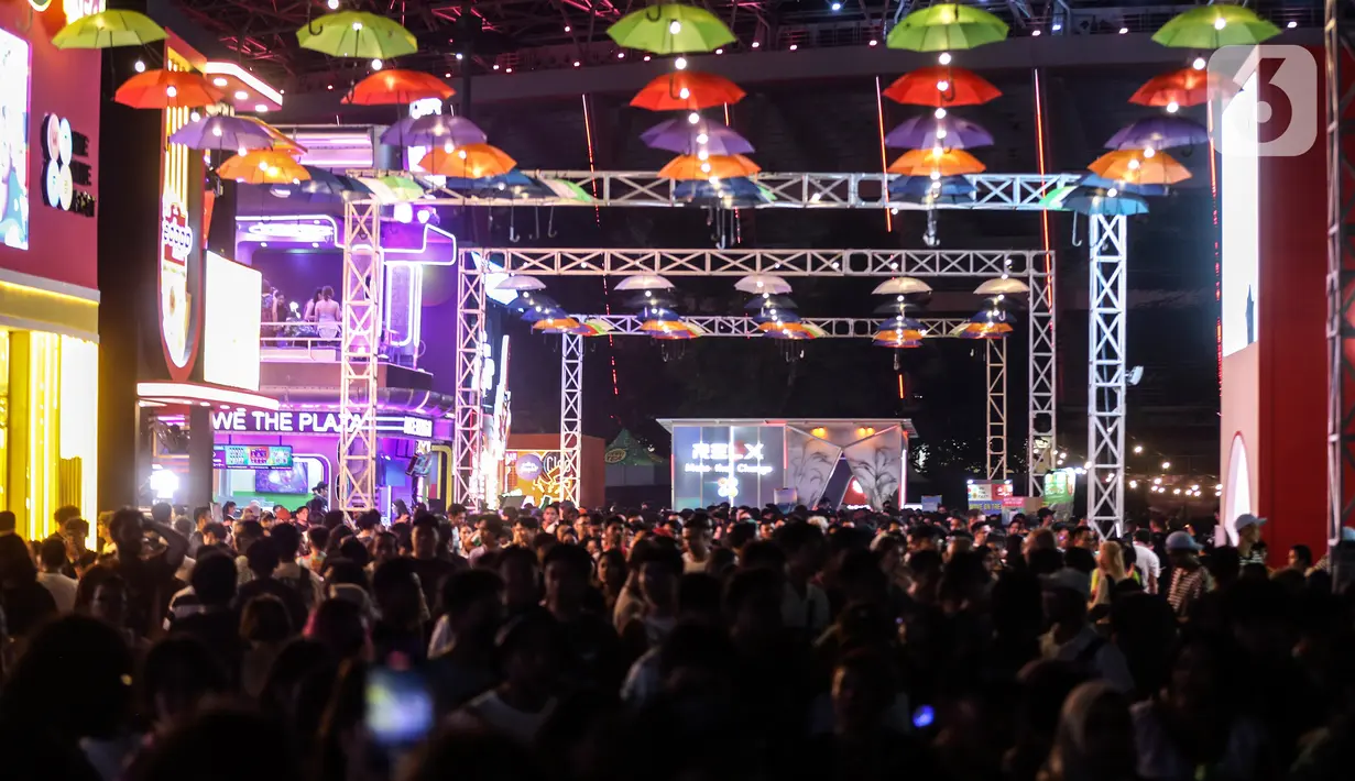 Tiket WTF 2023 bisa dibeli melalui laman Wethefest.com. Ada beberapa kategori tiket yang ditawarkan, yaitu Early Entry (EE), General Admission (GA), dan Very Important Banana (VIB), dengan masing-masing memiliki benefit sendiri. (Liputan6.com/Johan Tallo)