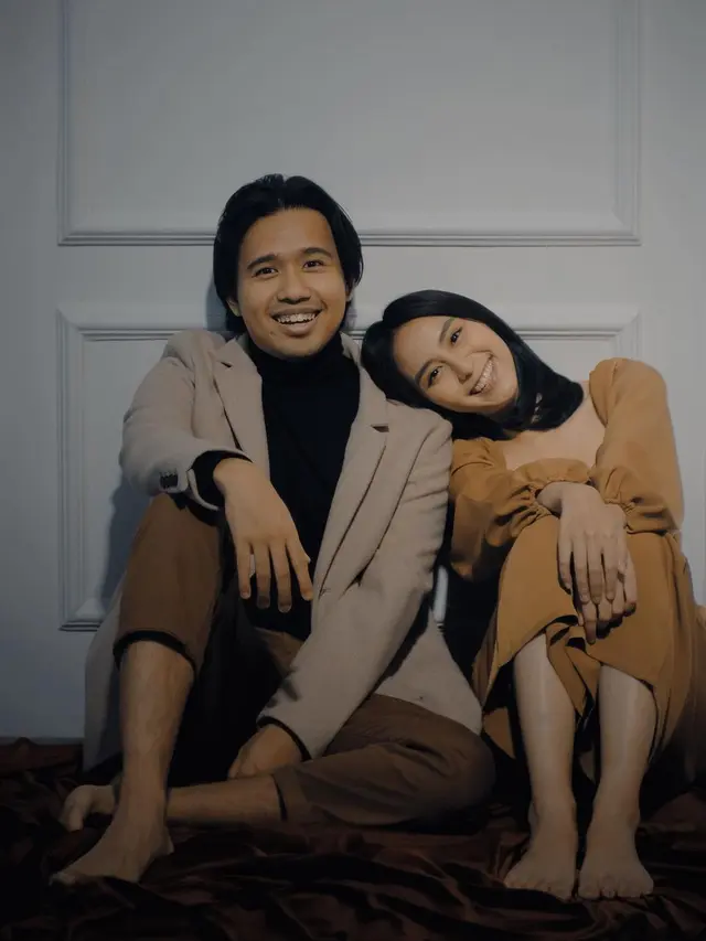 7 Potret Mesra Joshua Suherman dan Clairine Clay, Keluarkan Singel Bersama