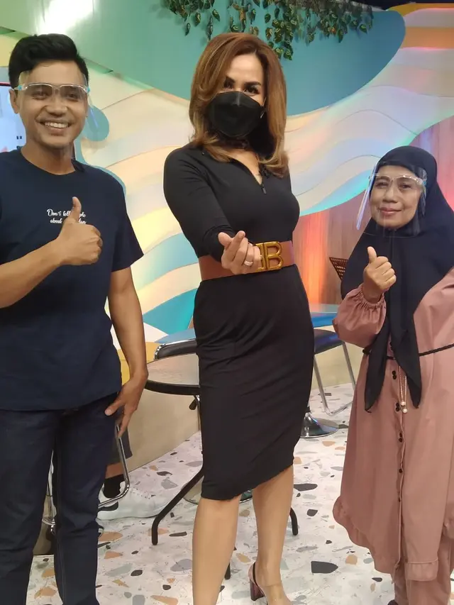 6 Potret Sosok Penyanyi Yamet Kudasi yang Lagunya Viral di TikTok