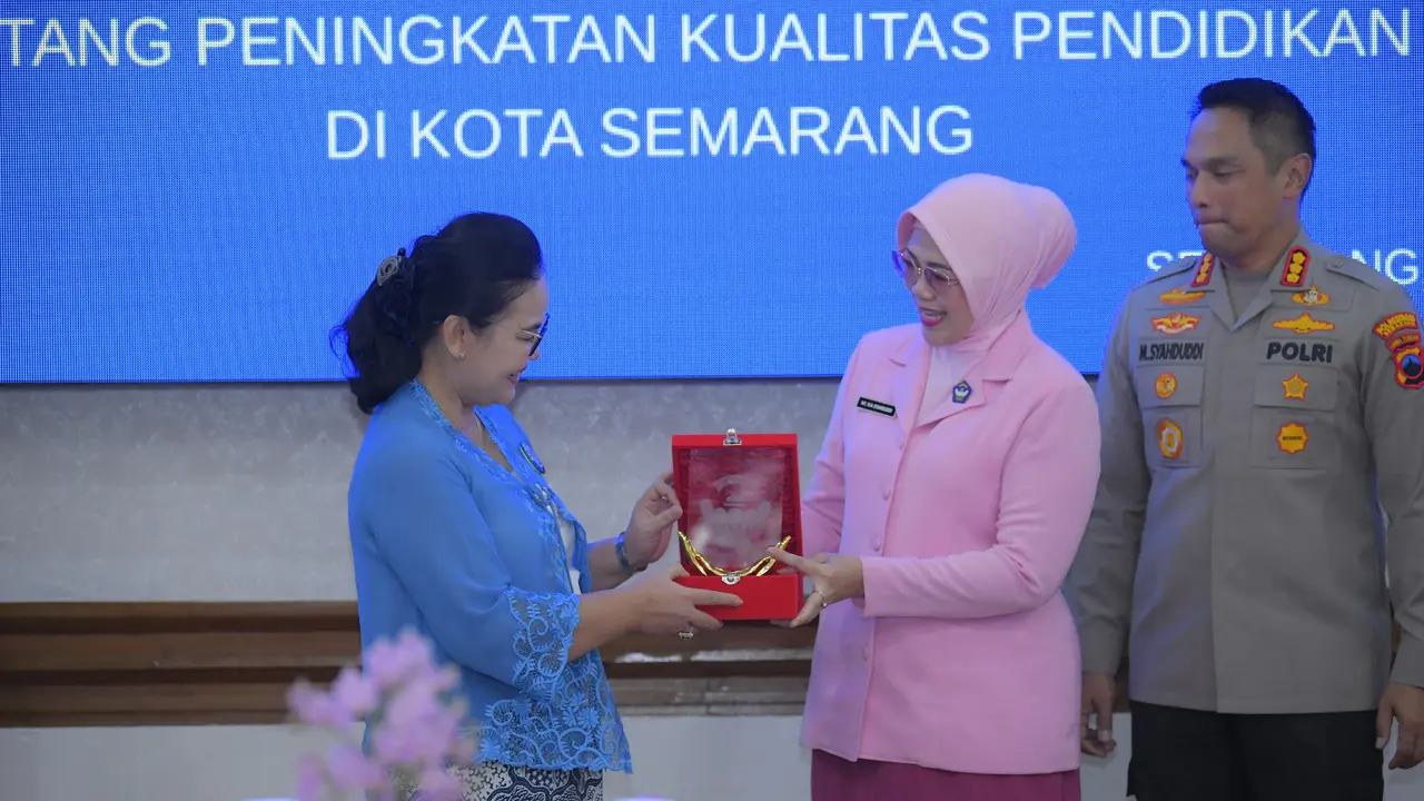 Agustina Wilujeng Wali Kota Semarang saat melakukan kerjasama dengan Yayasan Kemala Bhayangkari Cabang Kota Besar Semarang. (Foto: Liputan6.com/ Felek Wahyu)
