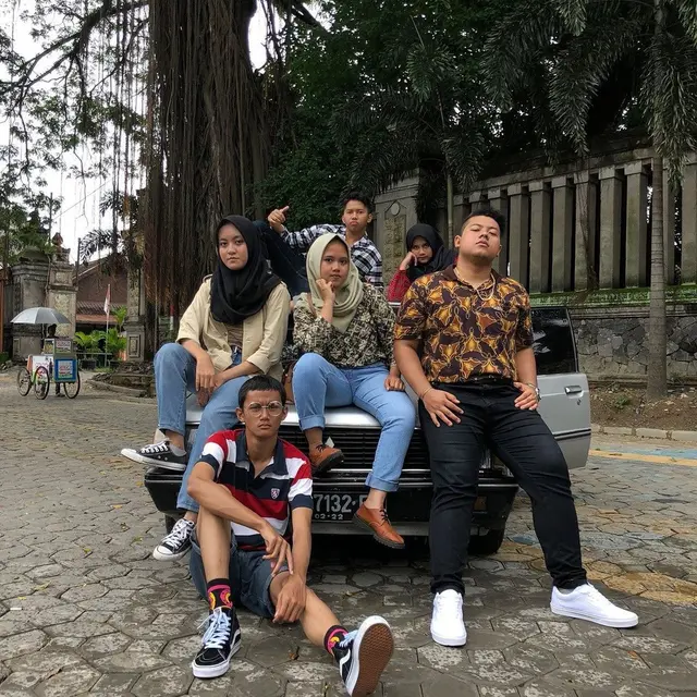 6 Potret Adam Gifari Pedalang Putra Rhoma Irama, Aktif di Seni Karawitan