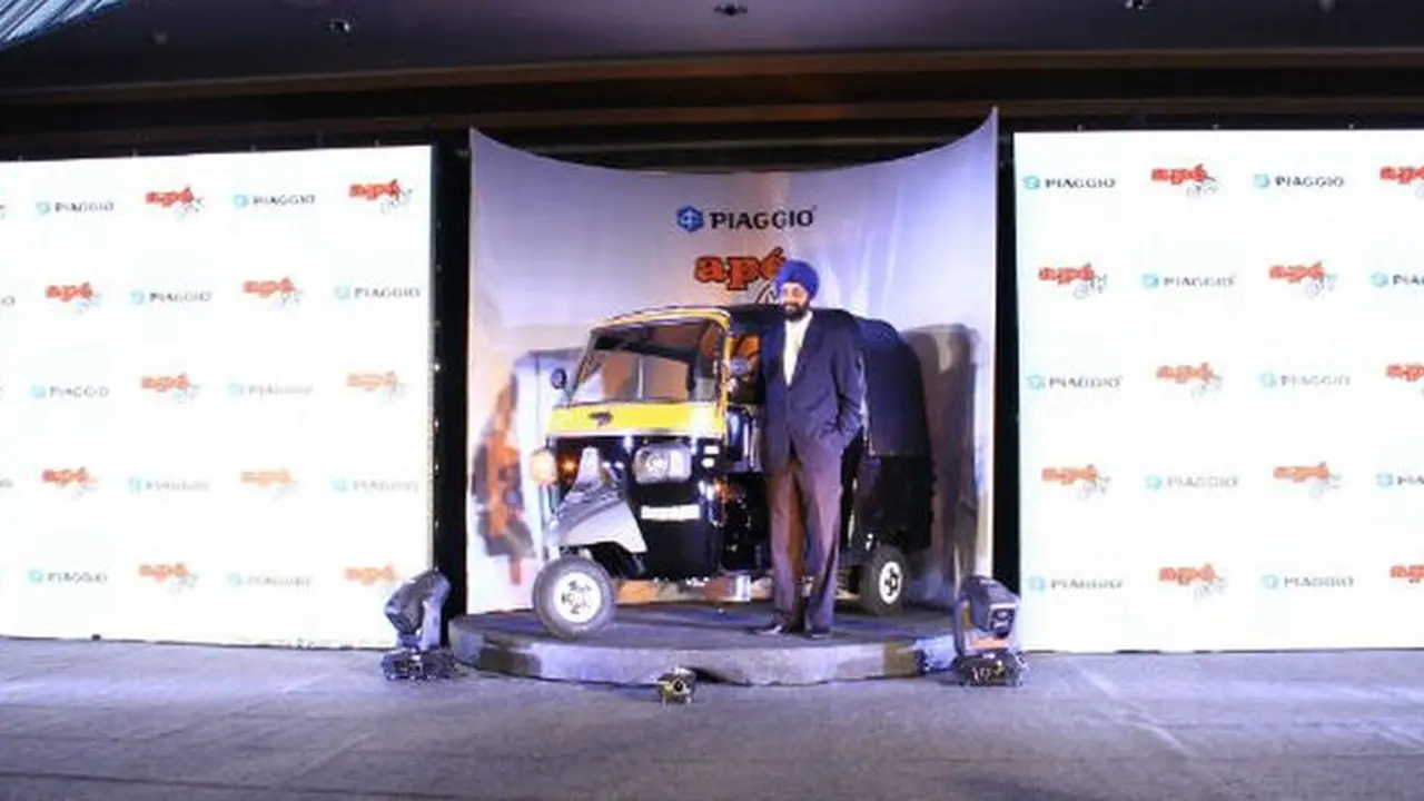 Piaggio Bikin Bajaj Berbahan Bakar Solar