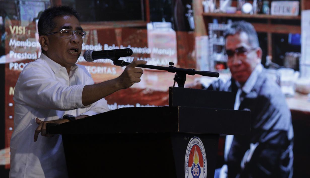 Calon ketua umum PSSI, Benny Erwin, memberikan pemaparan saat diskusi di Wisma Kemenpora, Jakarta, Rabu (30/10/2019). Diskusi tersebut mengangkat tema "Mencari Ketua PSSI Ideal". (Bola.com/M Iqbal Ichsan)