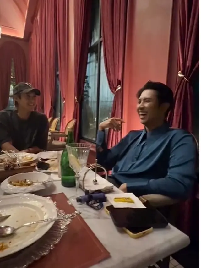 6 Potret Ricky Cuaca Bertemu Kim Hyun Joong di Jakarta, Akrab Bak Sahabat Lama