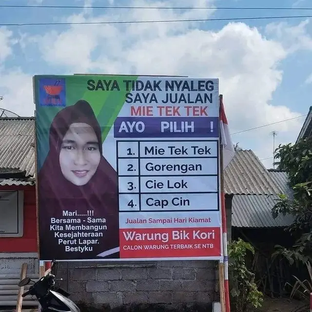 6 Spanduk Gorengan Paling Absurd Ini Bikin PembelI Enggak Habis Pikir