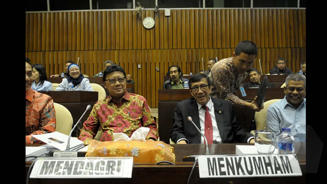 Mendagri Dan Menkumham Lakukan RDP Dengan Komisi II DPR RI
